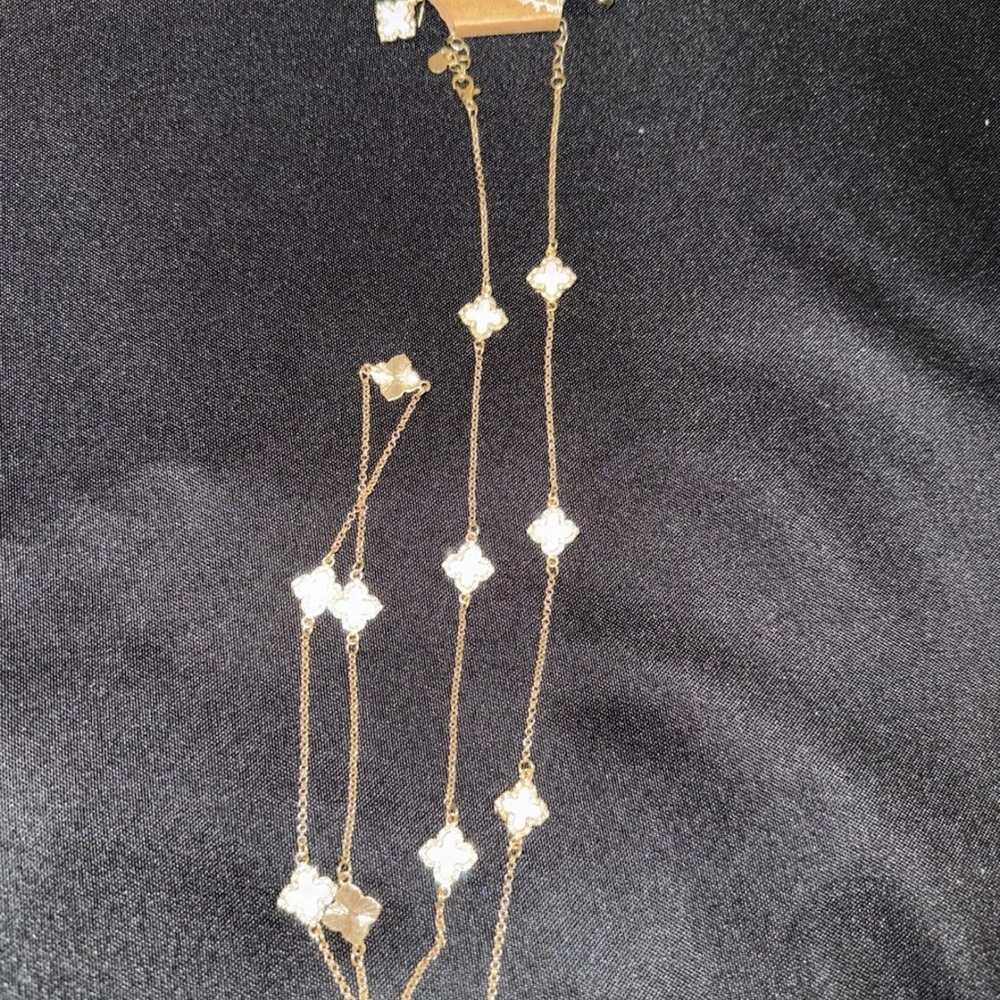 Elegant Gold and White Necklace